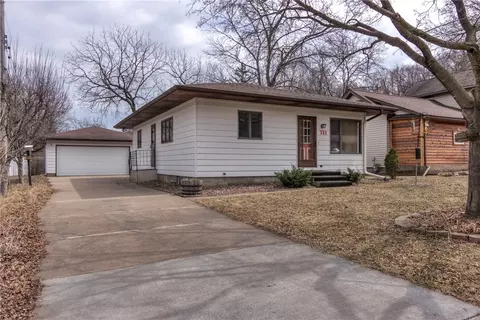 711 1st St E, Altoona, WI 54720