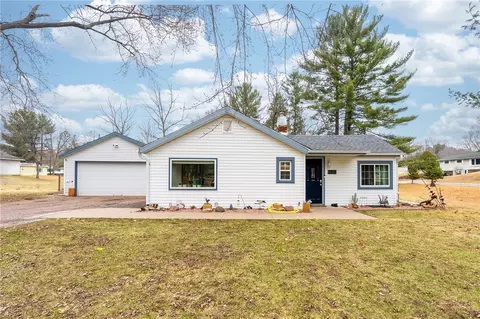 3514 Riverview Dr, Eau Claire, WI 54703