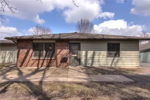 3217 Garner St #4, Eau Claire, WI 54701