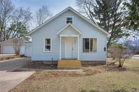 1207 Eddy Ln, Eau Claire, WI 54703