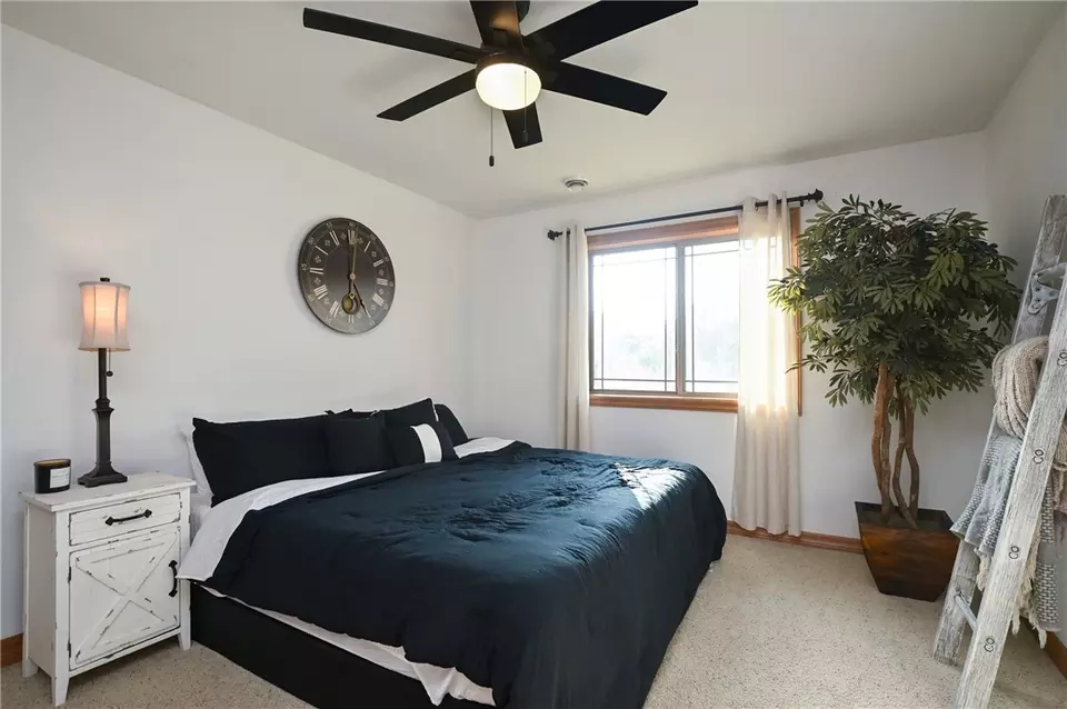 Bedroom - 4410 Echo Valley Dr, Eau Claire, WI 54701 photo 5 of 6