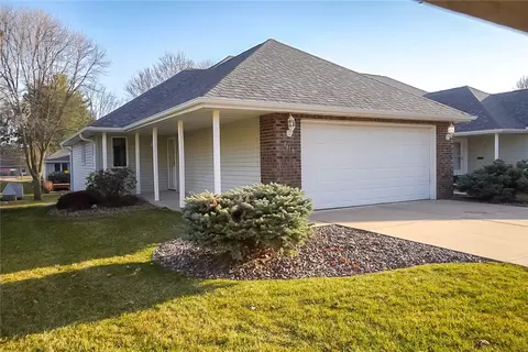 1613 Chumas Dr, Eau Claire, WI 54701