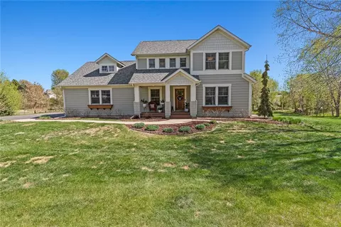 803 Prairie Meadows Dr, Hudson, WI 54016