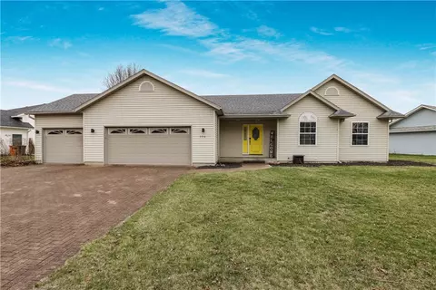 2318 Hoyem Ln, Eau Claire, WI 54703
