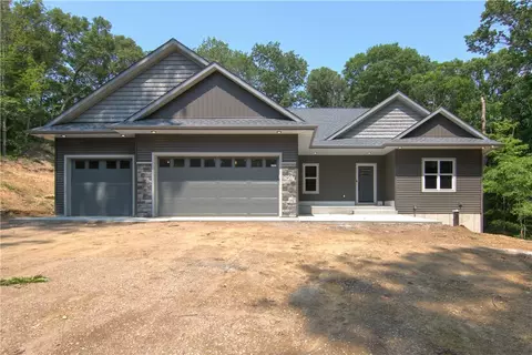 1907 Deepwood Ct, Eau Claire, WI 54703