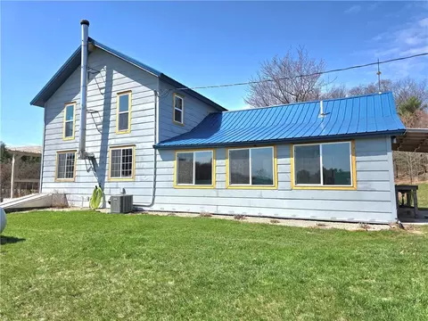 n8922 County Road Ff, Hixton, WI 54635