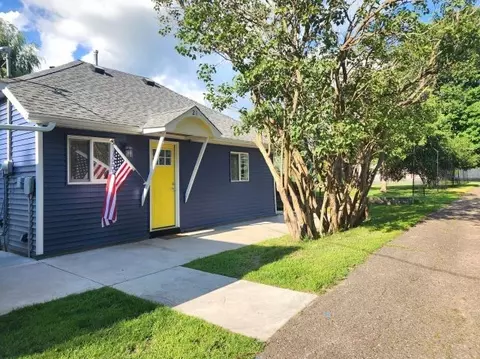 21 N Main St, Luck, WI 54853