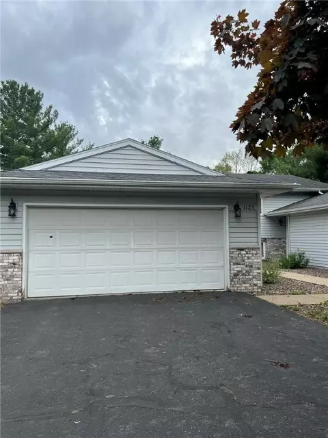 1123 Glades Dr, Altoona, WI 54720