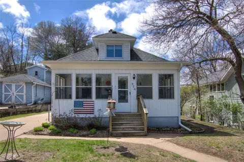 906 Dodge St, Eau Claire, WI 54701