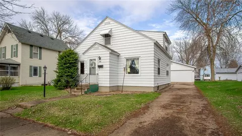 633 Maple St, Chippewa Falls, WI 54729