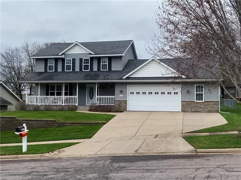 2520 Avery Ln, Altoona, WI 54720