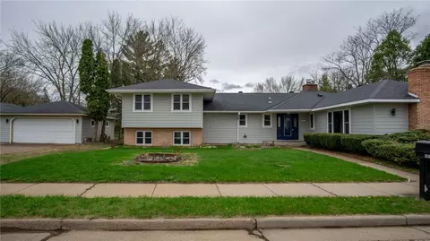 1413 E Clairemont Ave, Eau Claire, WI 54701