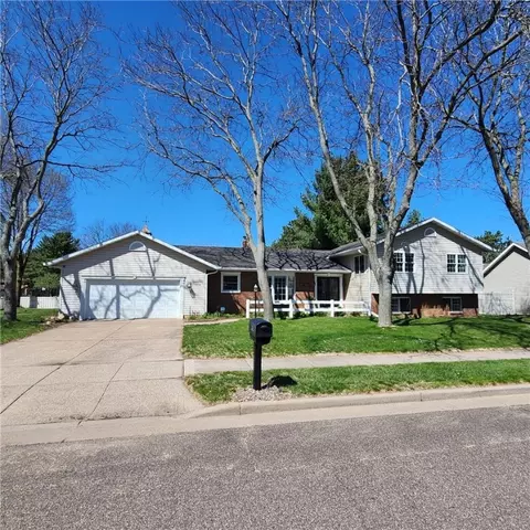 1204 Timber Rd, Eau Claire, WI 54701