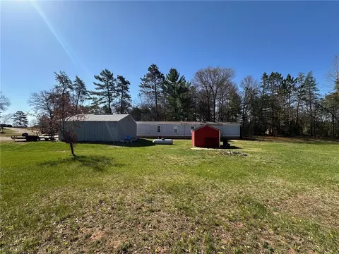 9527 N Wild River Dr, Hayward, WI 54843