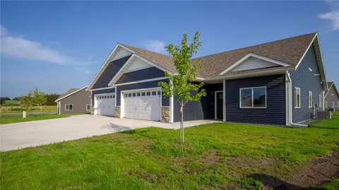 3301 Sunflower Ln, Eau Claire, WI 54703