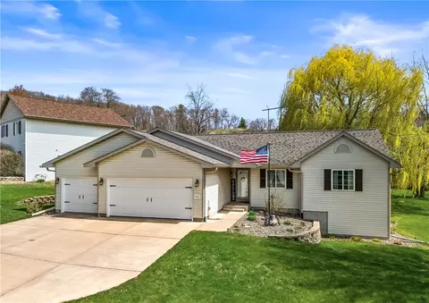 2221 Jingle Ct, Eau Claire, WI 54703