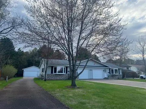 3013 SW Schabacker Ct #A & B, Menomonie, WI 54751