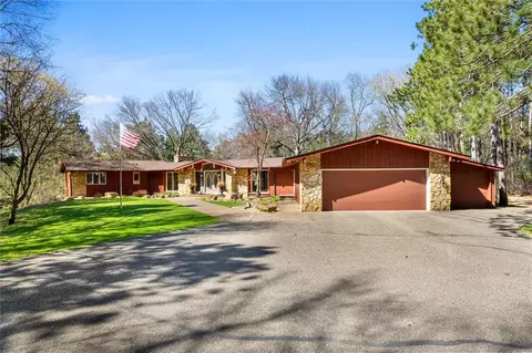 1206 Pinecrest Ln, New Richmond, WI 54017