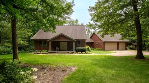 e4522 Hawk Ridge Drive South, Menomonie, WI 54751
