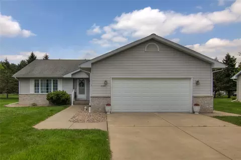 3329 E Meadows Pl, Eau Claire, WI 54701