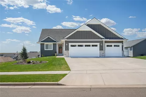 6482 Burr Oak Ln, Eau Claire, WI 54703