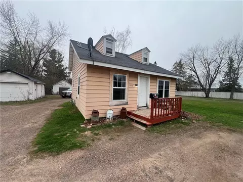 808 E 3rd St, Ladysmith, WI 54848