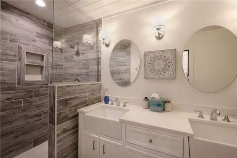 Bath - 45020 Sugar Bay Dr, Cable, WI 54821 photo 1 of 6