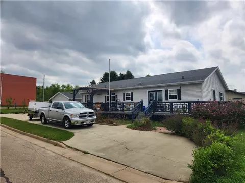 202 S 1st St, Black River Falls, WI 54615