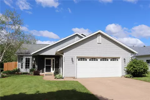 3530 Briarcrest Dr, Eau Claire, WI 54701