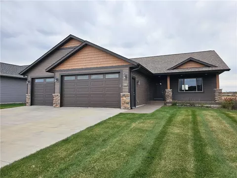 1996 Tucker Trl, Eau Claire, WI 54703