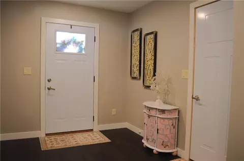 Entry Way - 263 Wisconsin Ave, Chetek, WI 54728 photo 5 of 7