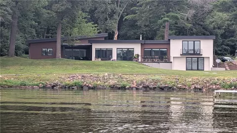 5839 N Shore Dr, Eau Claire, WI 54703