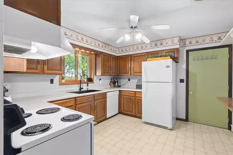 e7065 County Road B, Colfax, WI 54730 photo 6