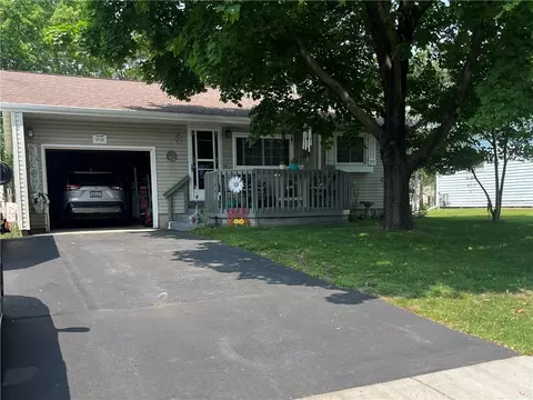 3718 Riverview Dr, Eau Claire, WI 54703
