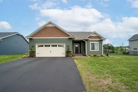 1604 St Andrews Dr, Altoona, WI 54720