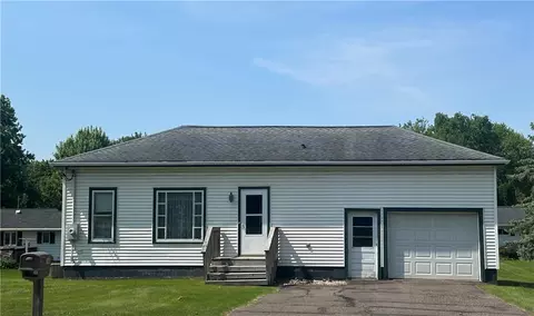 740 1st St, Glenwood City, WI 54013