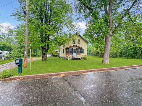 711 Cleveland Ave W, Ladysmith, WI 54848