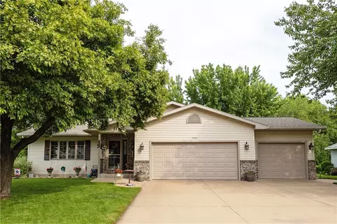1929 Seclusion Dr, Eau Claire, WI 54703