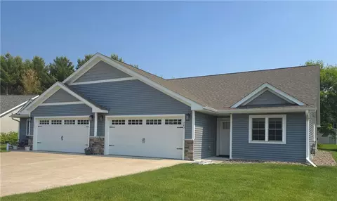 745 Jeffers Rdg, Eau Claire, WI 54703