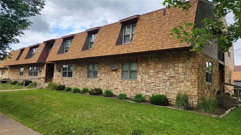 4932 Coventry Ct #12, Eau Claire, WI 54701