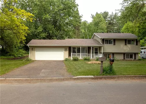 1003 Primrose Ln, Altoona, WI 54720