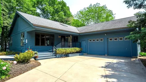 631 Grandview Ct, Menomonie, WI 54751