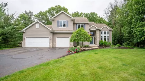 1340 Oak Crest Dr, Eau Claire, WI 54701