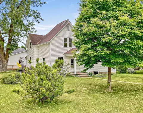 231 S Woodworth St, Elmwood, WI 54740