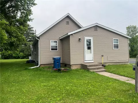 24 W Slocumb St, Rice Lake, WI 54868