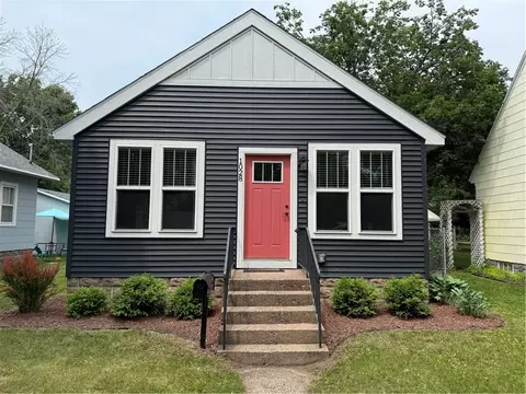 1028 Chauncey St, Eau Claire, WI 54701
