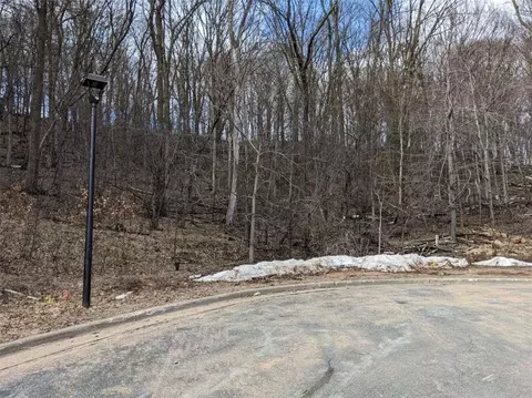 4232 Bennington Ct, Eau Claire, WI 54703