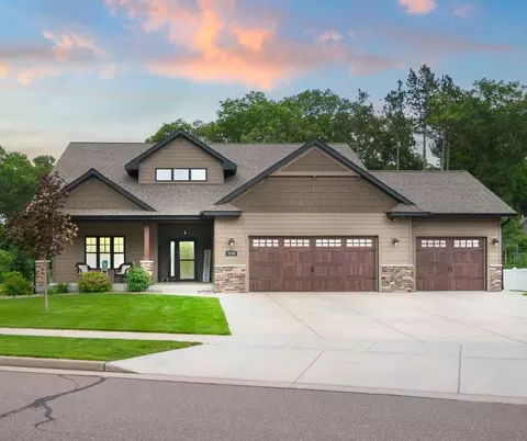 3735 Crest Ridge Ct, Eau Claire, WI 54701