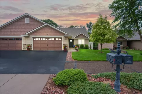 770 Clubview Ln, Altoona, WI 54720