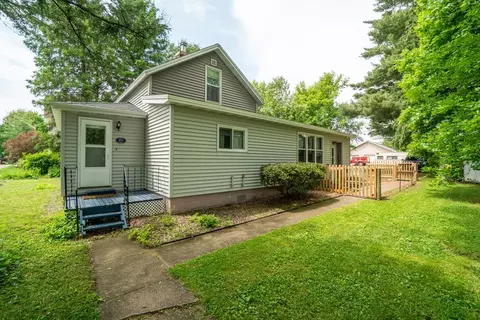 214 E Dell St, New Auburn, WI 54757